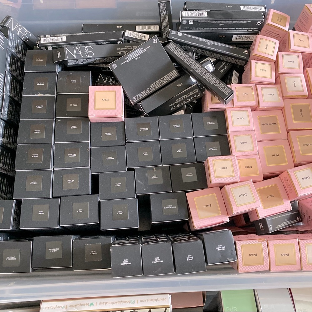 100 piece high end makeup lot